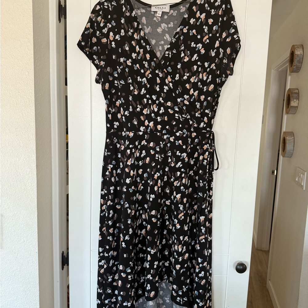Guess Black and Cream Floral Midi Dress
